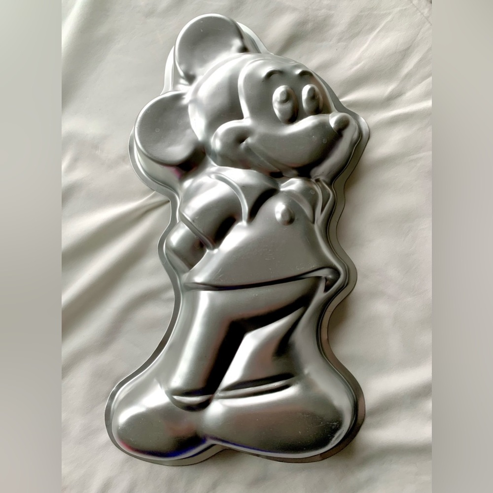 Vintage Mickey Mouse cake pan